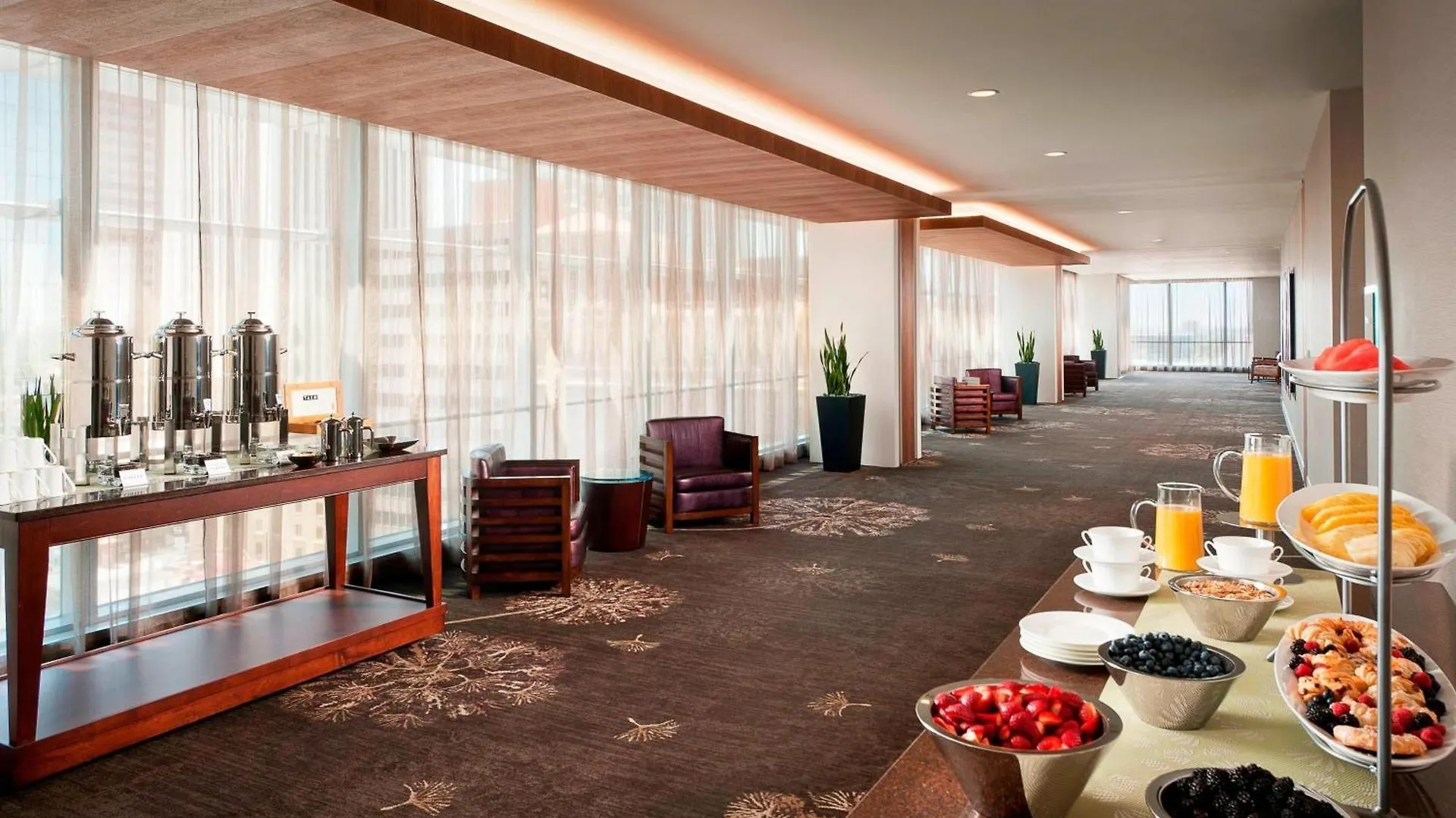 The Westin Phoenix Downtown 4*,